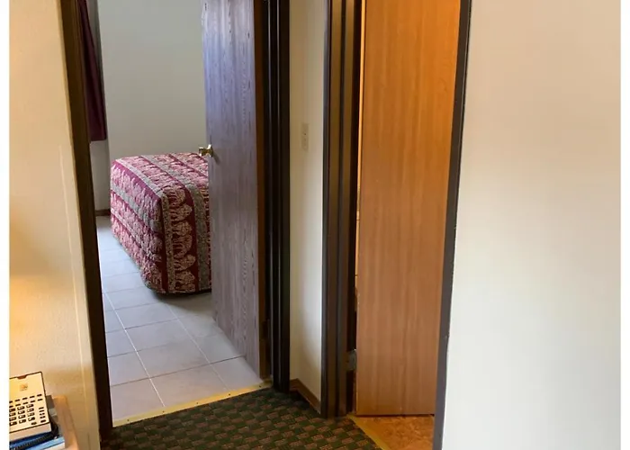 Kings Hotel 3*